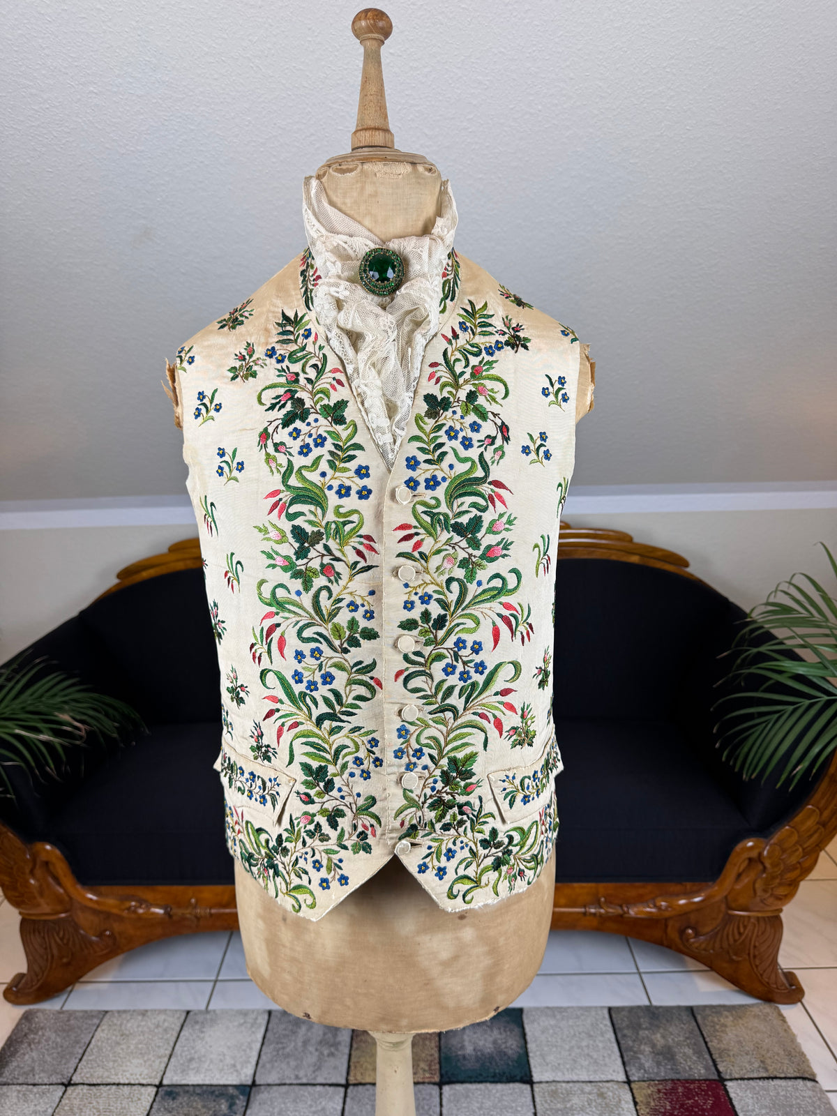 Georgian Cream Silk Embroidered Waistcoat, England ca. 1790 – Vibrant Antique Menswear