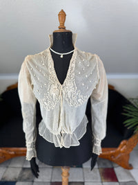 Bluse mit Soutache-Applikation, ca. 1915