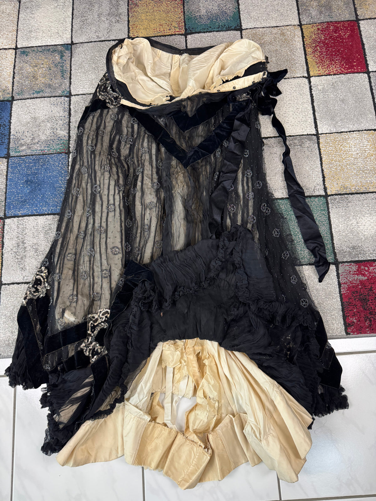 MARC WALTER Exceptional Evening Gown ca. 1904 – Parisian Couture Lace, Tulle & Velvet Masterpiece