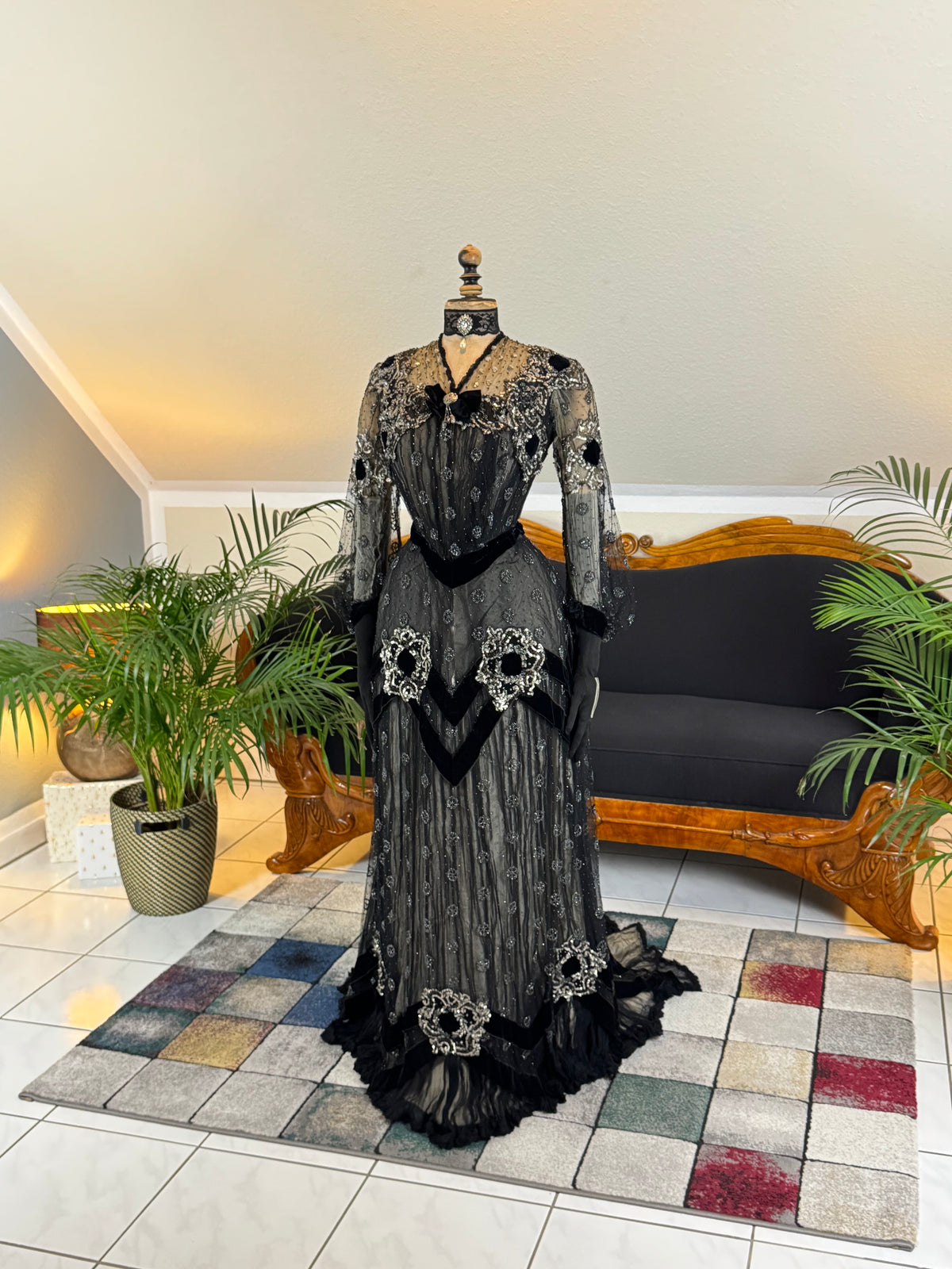 Antique Parisian evening gown with lace, tulle, velvet, rhinestones and beadwork, Marc Walter Place Vendôme label, Belle Époque couture designed for candlelight