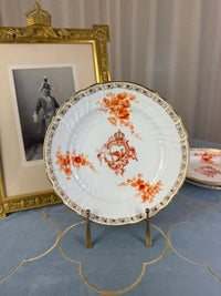 Imperial porcelain Wilhelm II — gold vine‑leaf border and floral decoration close‑up