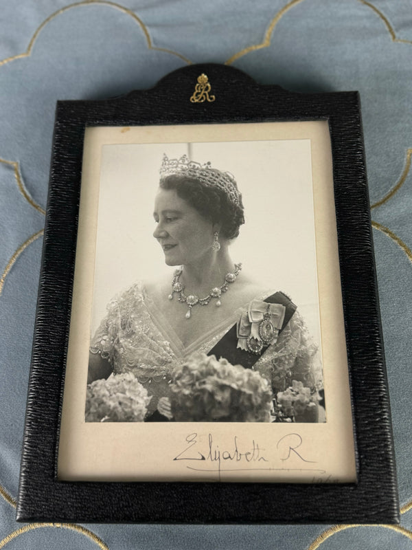 Photo signée de la reine mère Elizabeth, Queen Mum, 1962
