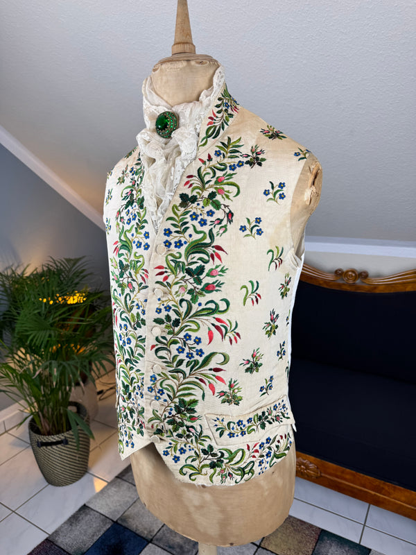 Georgian Cream Silk Embroidered Waistcoat, England ca. 1790 – Vibrant Antique Menswear