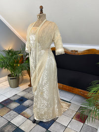 „Antique 1912 cream silk brocade evening dress with lace, crepe drapes and Lady Gillman provenance“