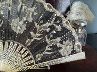 Spitzen-Abendfächer, ca. 1870 – Antiker Fächer in Duvelleroy-Schachtel