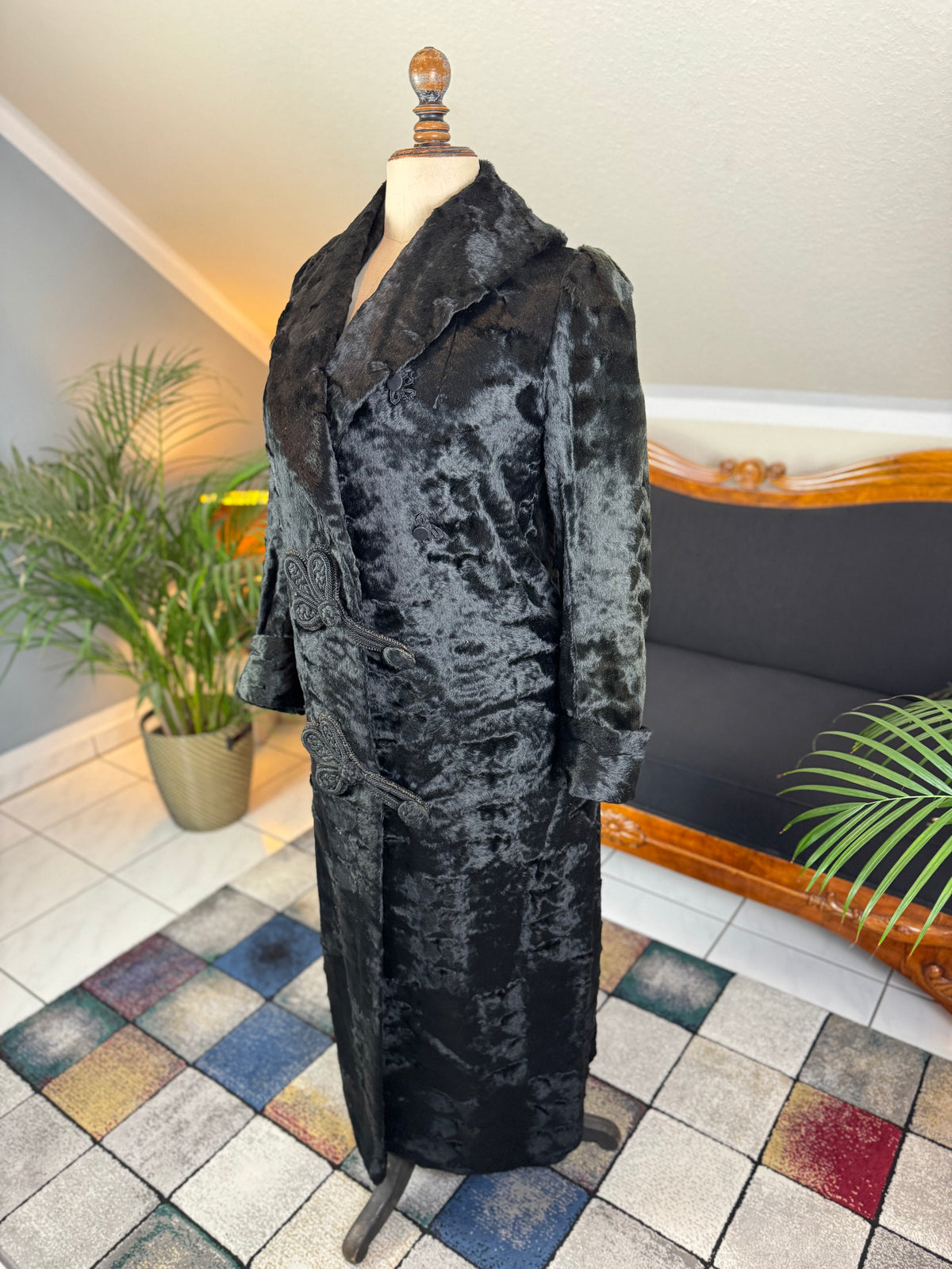 Edwardian ca. 1904 Langer schwarzer Mantel aus künstlichem Biberfell – Victor Tailoring Co., Chicago