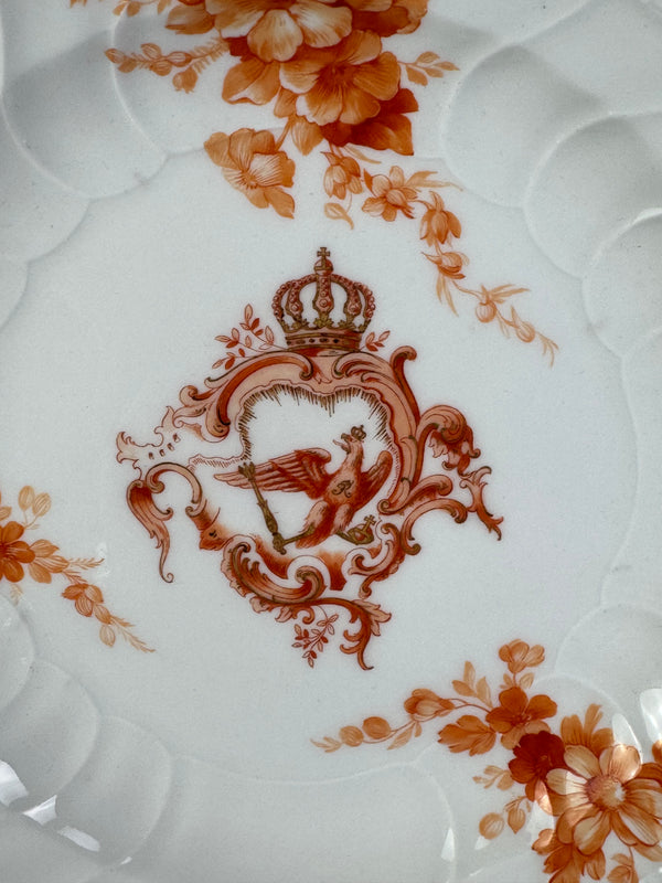 Imperial porcelain Wilhelm II — gold vine‑leaf border and floral decoration close‑up