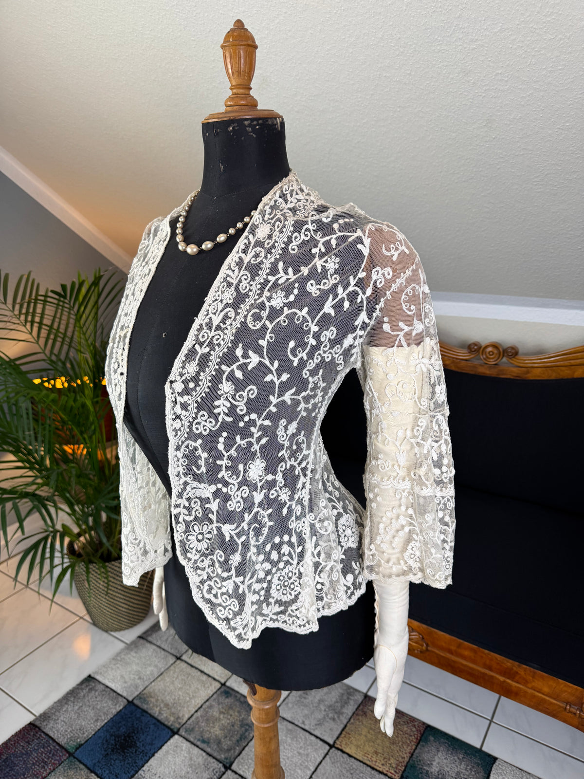 Edwardian white embroidered tulle jacket, ca. 1906, England.