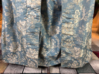 Robe à la Française aus blauem und cremefarbenem Seidendamast – authentisches Kleid aus dem 18. Jahrhundert, ca. 1770