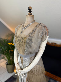 Antikes GUSTAVE BEER Abendkleid – Seidenchiffon &amp; Samt, Paris Couture ca. 1912
