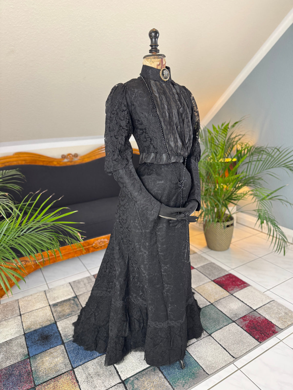 Black silk Edwardian day dress ca. 1904 with lace overlay
