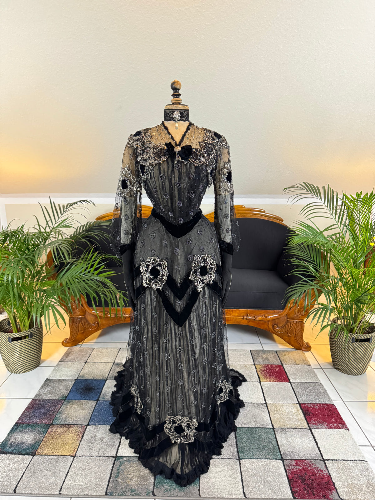 Antique Parisian evening gown with lace, tulle, velvet, rhinestones and beadwork, Marc Walter Place Vendôme label, Belle Époque couture designed for candlelight