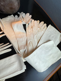 ROYAL Antike Hochzeits-Handschuh-Sammlung der Erzherzogin Maria Immakulata, Fr. Adam’s Sohn Wien, 1900