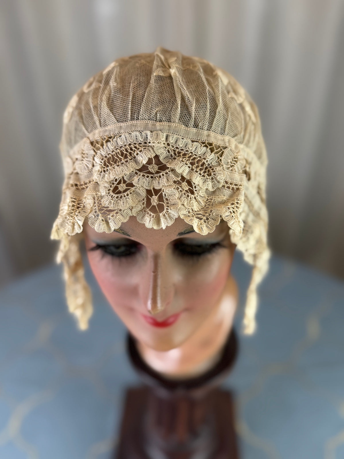 Antike Hochzeitshaube aus Spitze, 1920er