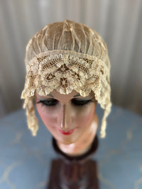 Antike Hochzeitshaube aus Spitze, 1920er
