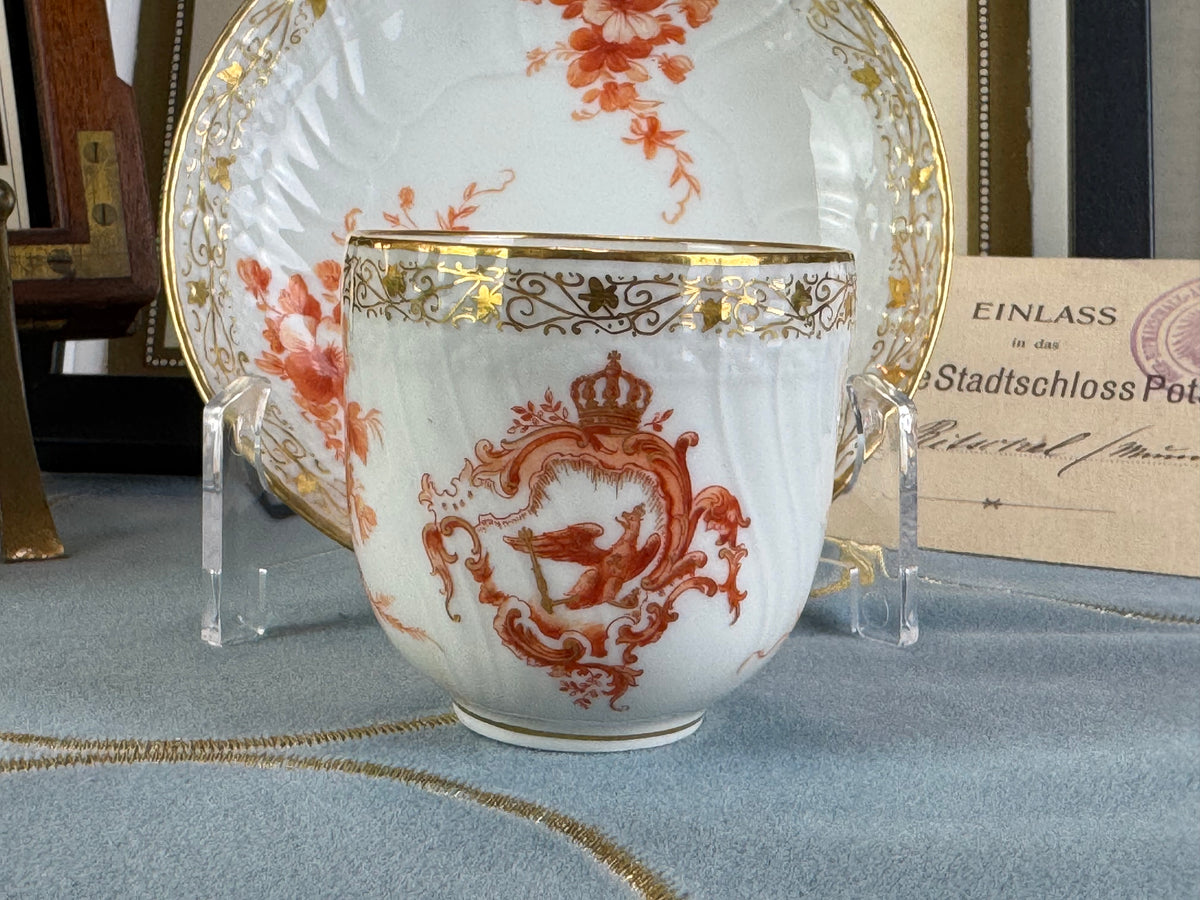Neuosier Mokkatasse und Untertasse, Kaiser Wilhelm II, datiert 1908 und 1913