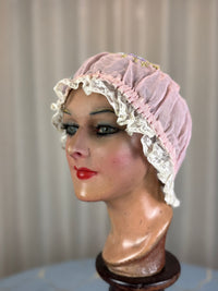 Antike violette Boudoir-Mütze, 1920er