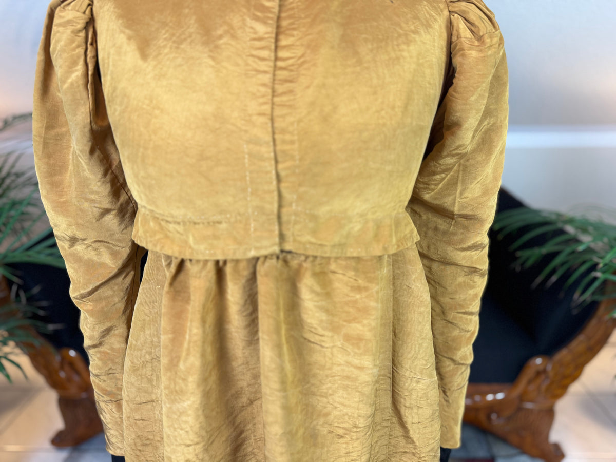 Antikes Regency-Kleid aus goldener Moiré-Seide, ca. 1815-1820