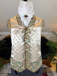 Antike Weste und blaue knielange Seidenhose, ca. 1790 – Besticktes florales Herrenensemble