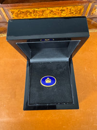 Imperial gift brooch with gilded Imperial Crown of Kaiser Wilhelm II, blue enamel, German Empire, circa 1900