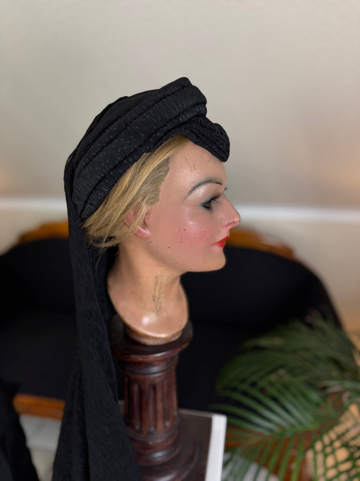 KÖNIGLICHE Sammlung von Trauerkleidung und Accessoires, aus dem Nachlass des Königreichs Württemberg, Stuttgart, um 1890