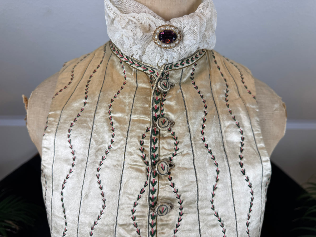 Cream Silk Embroidered Waistcoat, England ca. 1770 – Long‑Line Georgian Men’s Fashion