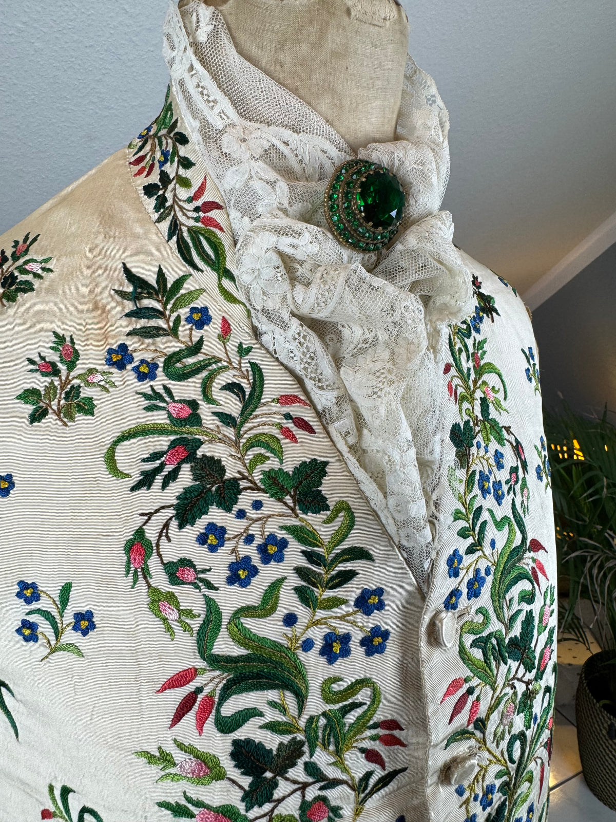 Georgian Cream Silk Embroidered Waistcoat, England ca. 1790 – Vibrant Antique Menswear