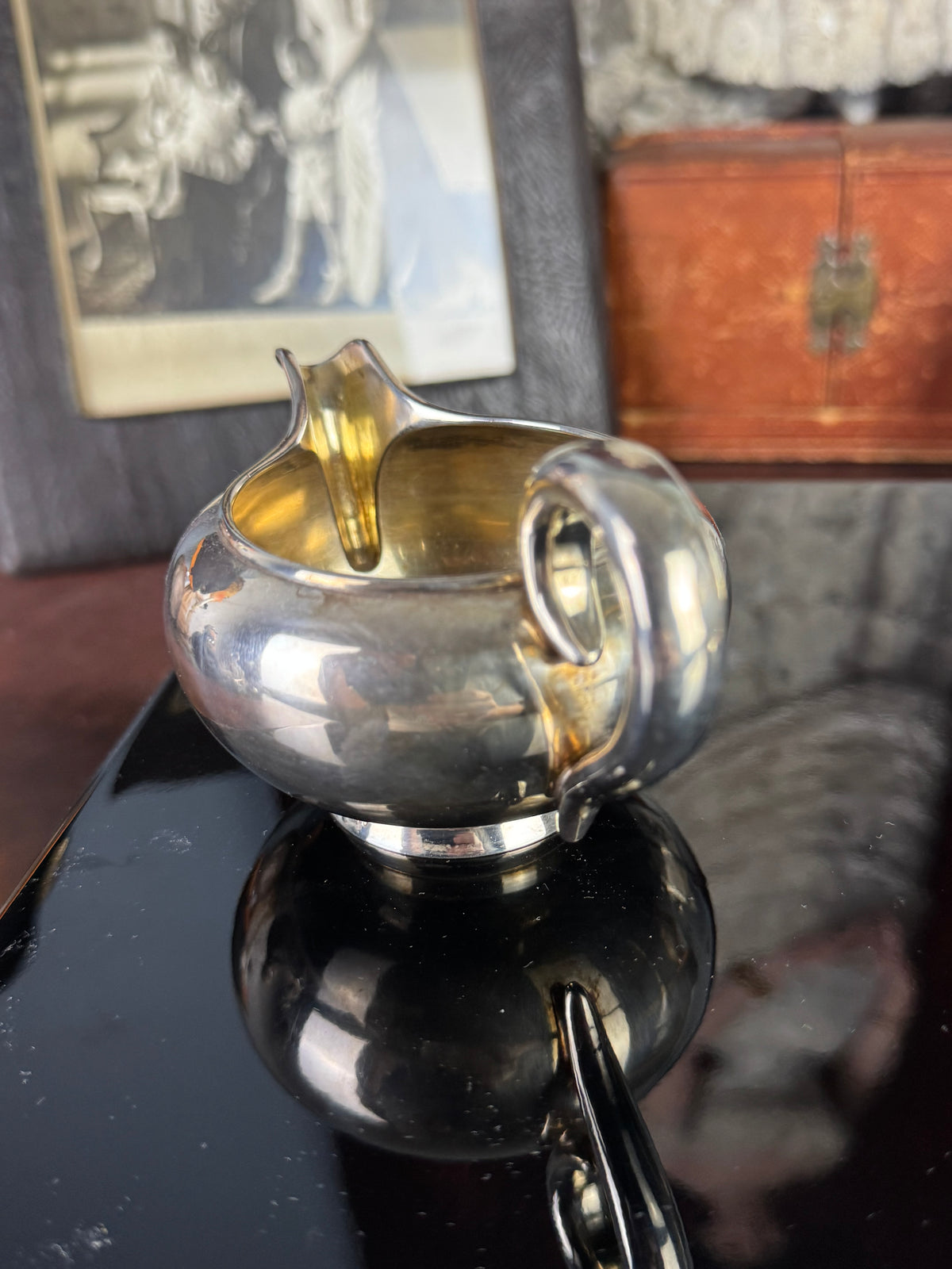 Pot à lait et sucrier en argent de la table de l'Empereur Guillaume II – Datés 1897 et 1899