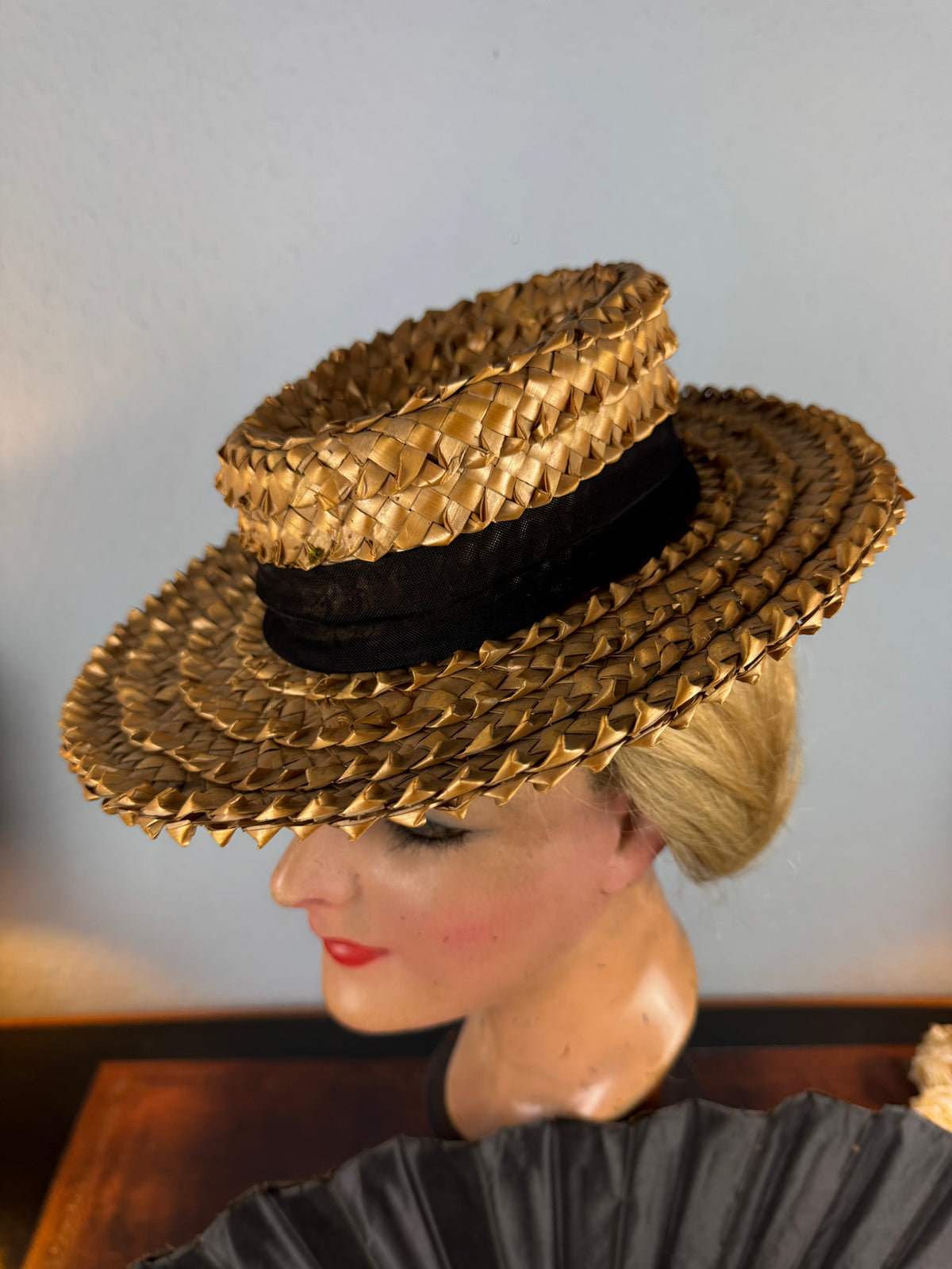 Antique 1901 French straw walking hat with AU CHINOIS Marseille label, black band, lined interior, well preserved.