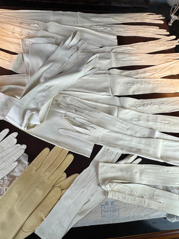 Royal antique wedding glove collection 1900 – Archduchess Maria Immakulata, Fr. Adam’s Sohn Vienna