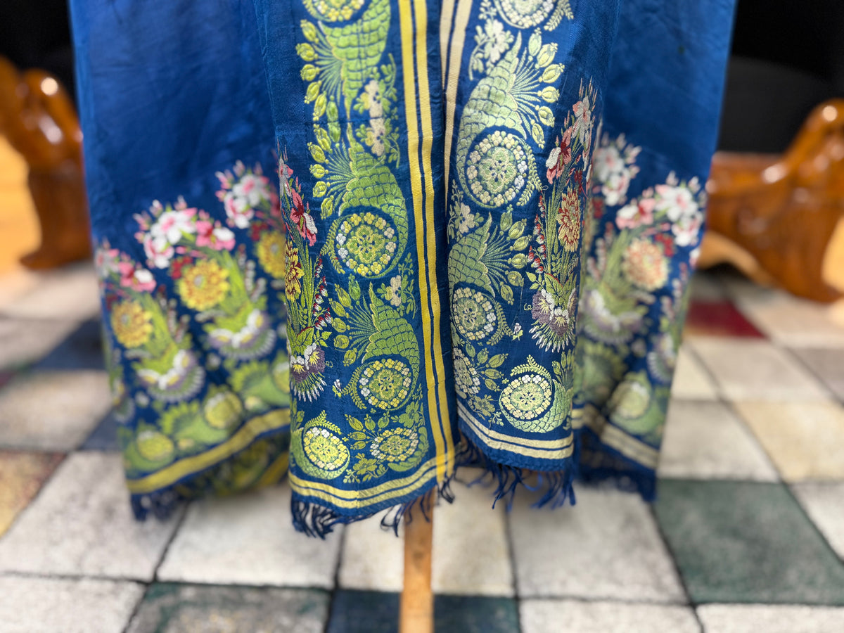 Rokoko-Eleganz in Spitalfields-Seide – Antike Stola, ca. 1790