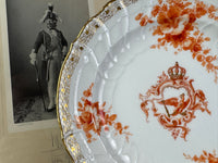 Kaiser Wilhelm II Porzellanteller — goldene Weinlaubbordüre und Rokoko‑Kartusche im Detail