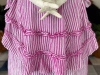 Sommerliche Eleganz einer jungen Dame – Antikes Kleid, ca. 1858