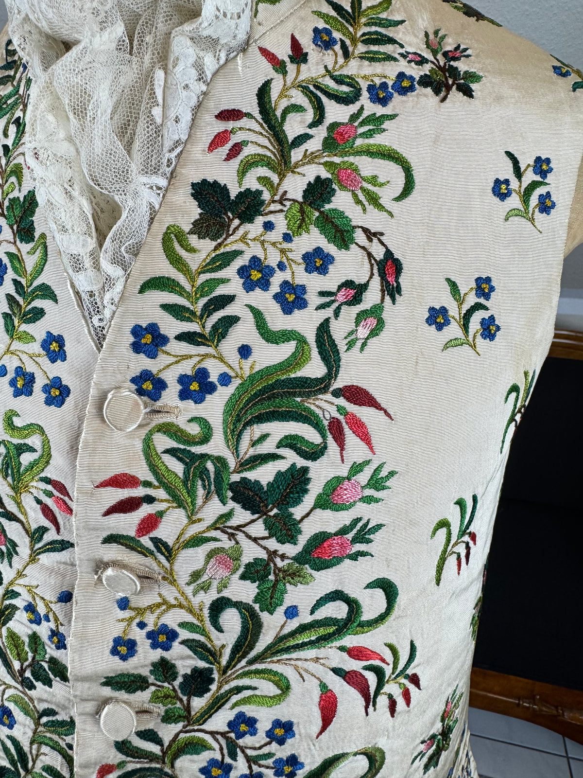 Georgian Cream Silk Embroidered Waistcoat, England ca. 1790 – Vibrant Antique Menswear