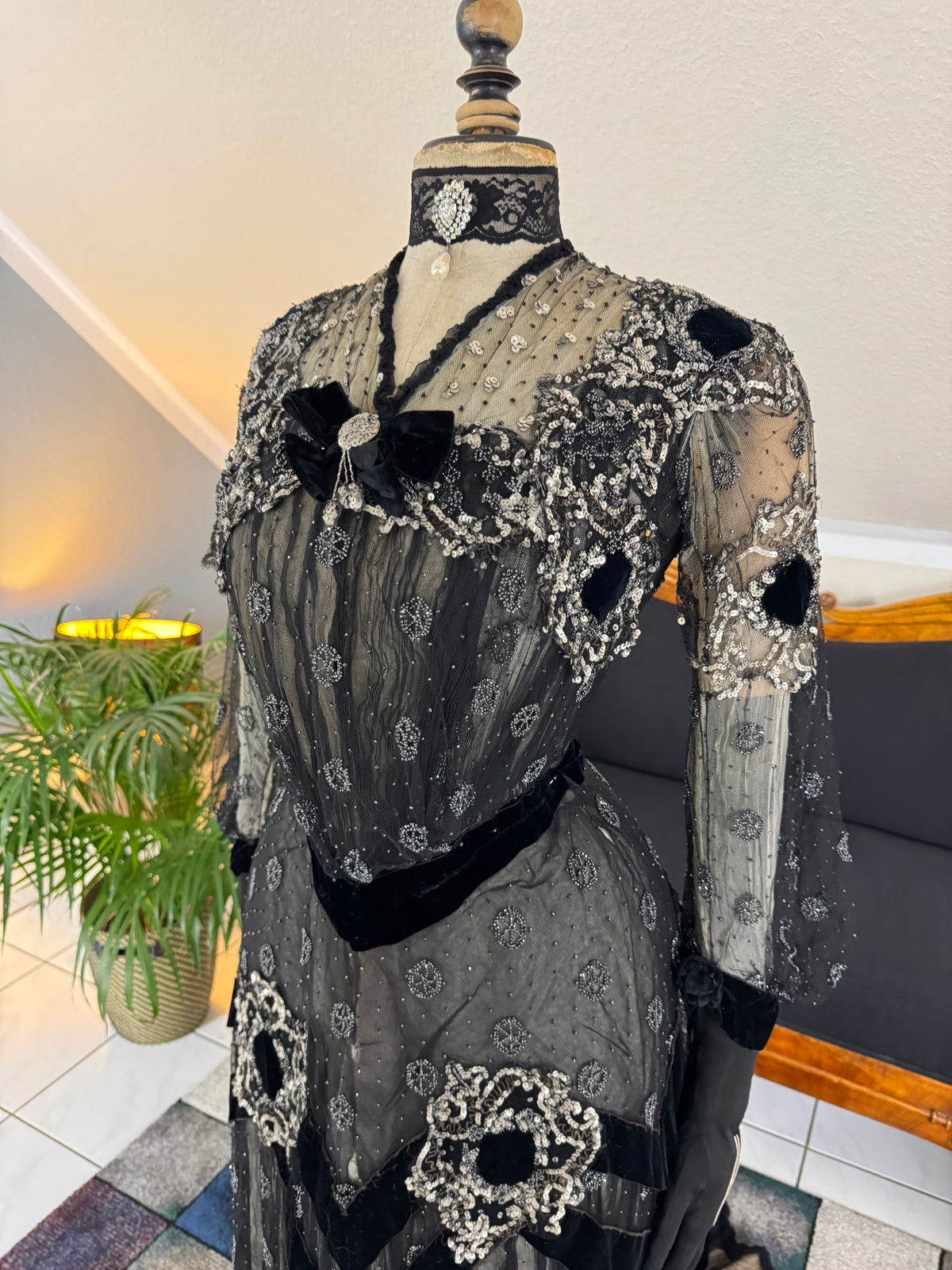 Antique Parisian evening gown with lace, tulle, velvet, rhinestones and beadwork, Marc Walter Place Vendôme label, Belle Époque couture designed for candlelight