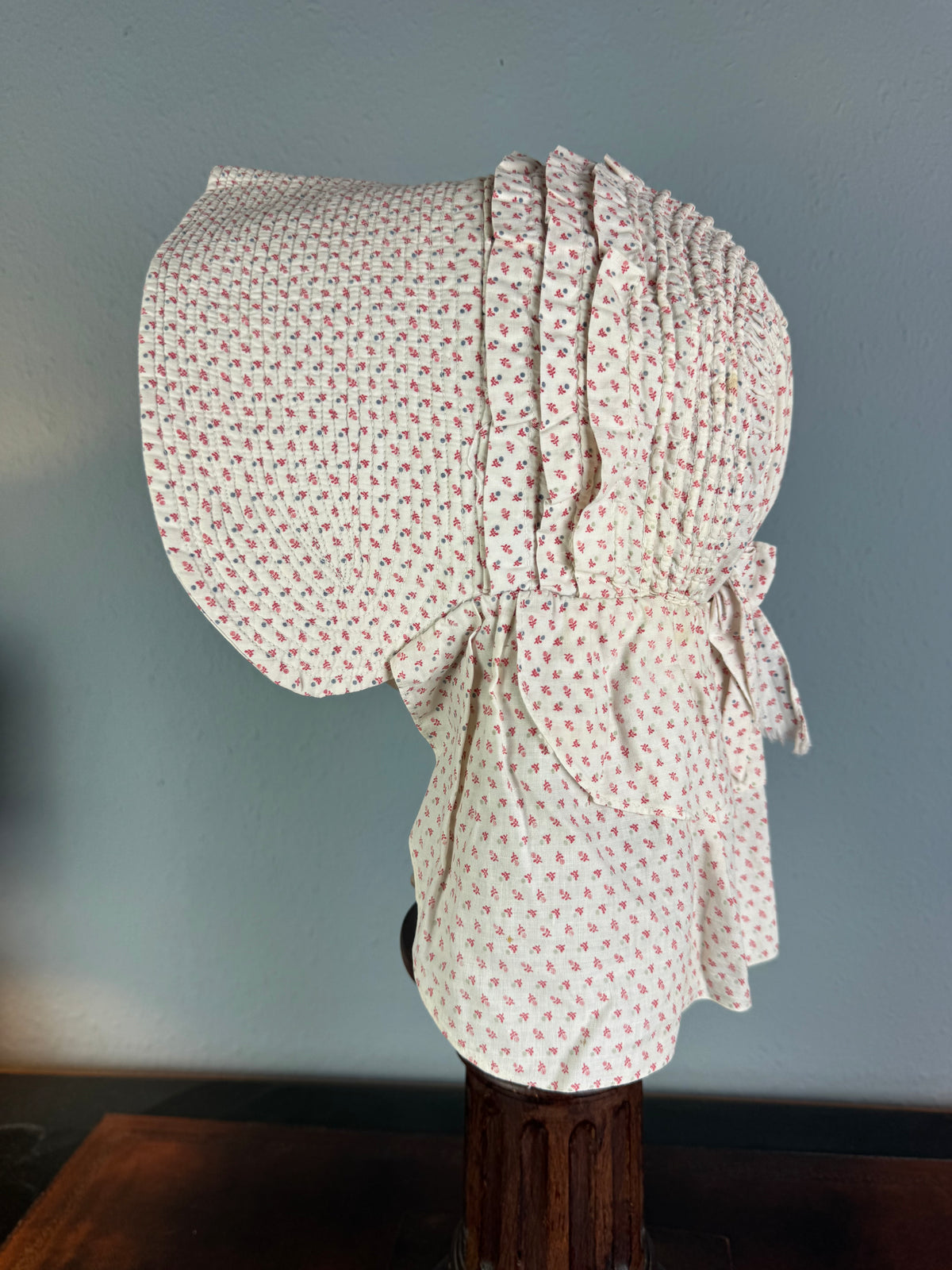 Victorian printed sunbonnet, rural workwear, wide quilted brim