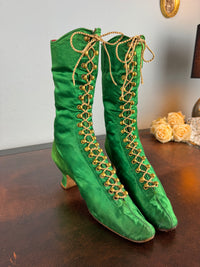 Victorian Green Silk Lace‑Up Boots, ca. 1875 – Low Heel, Brass Fasteners, Red Leather Lining