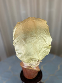 Antike gelbe Boudoir-Mütze, 1920er