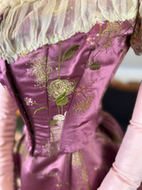 Antikes lilafarbenes Seiden-Ballkleid aus der viktorianischen Ära, ca. 1895