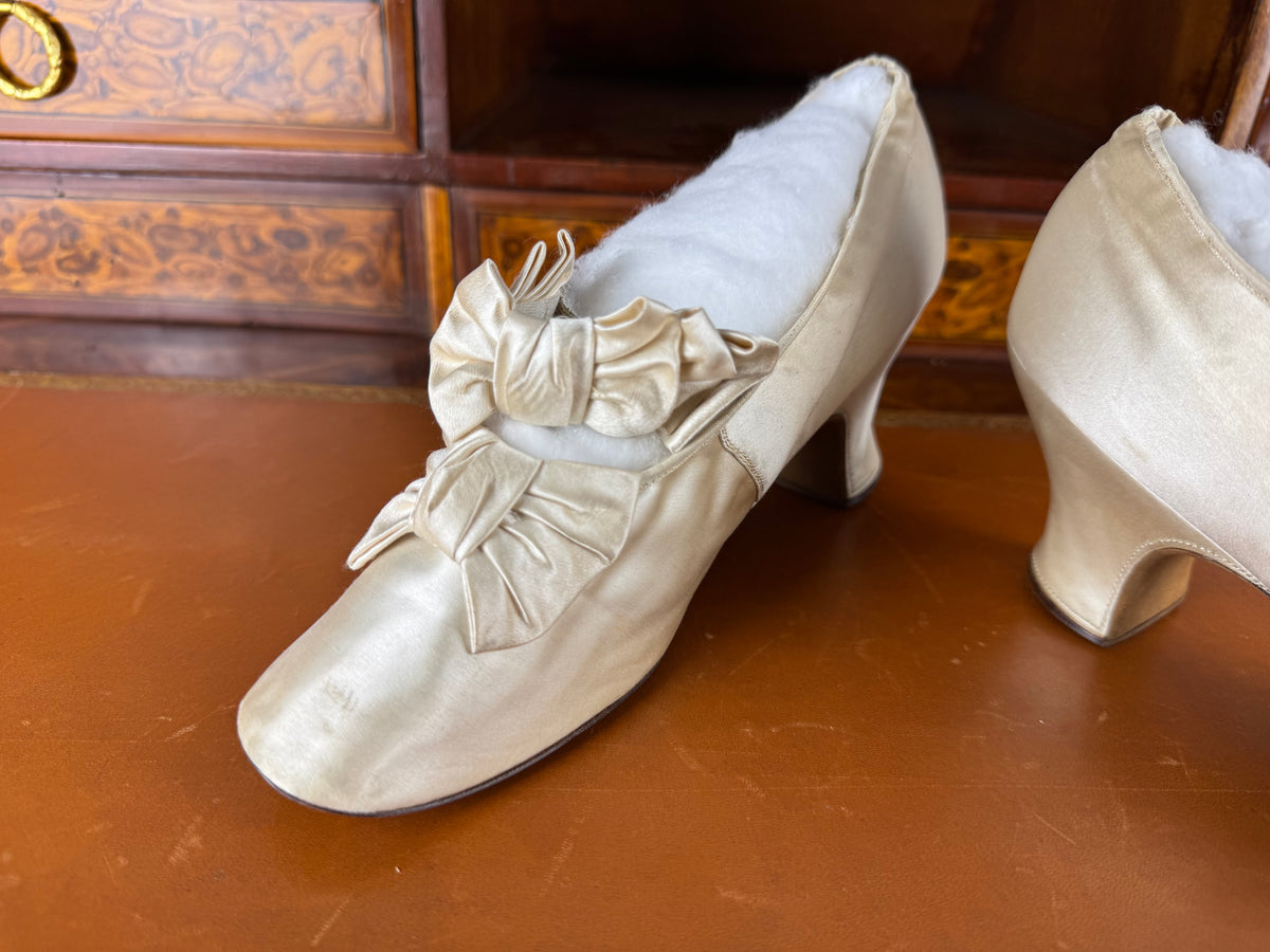 Antique Wedding Shoes 1882 – Silk Bridal Shoes with Double Bows by Julien Mayer, Paris, Kate Rimer Provenance