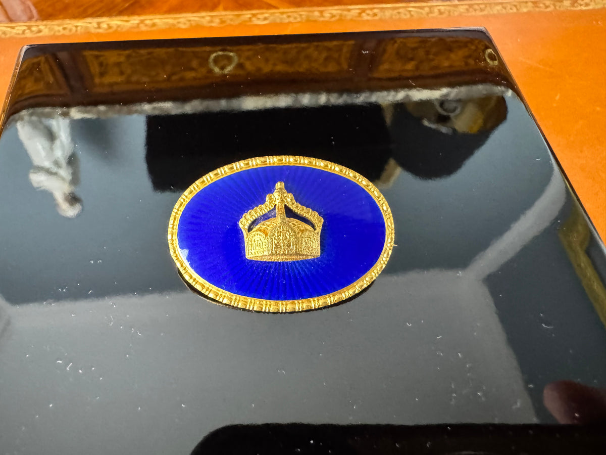 Imperial gift brooch with gilded Imperial Crown of Kaiser Wilhelm II, blue enamel, German Empire, circa 1900