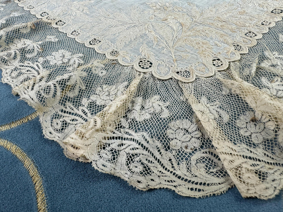 Taschentuch einer Adligen, Spanien, ca. 1830-1840