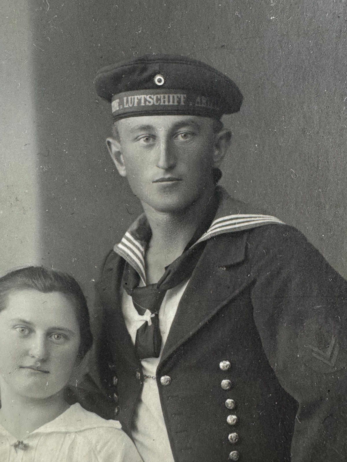 Einzigartige Sammlung zur deutschen Marine & Luftschifftruppe aus dem Ersten Weltkrieg, ca. 1914 – Messjacket von Willi Zunner mit Fotos und Feldpost