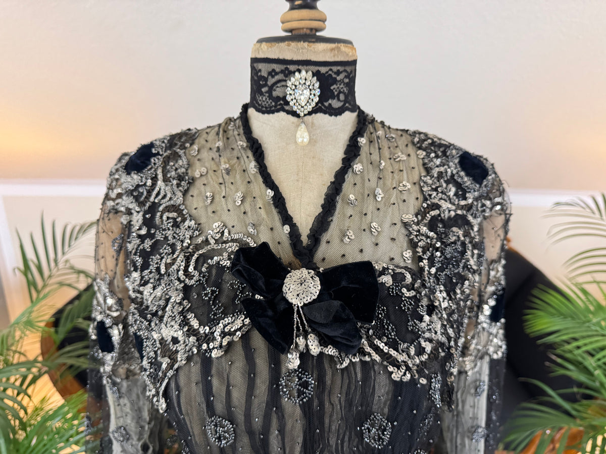 Antique Parisian evening gown with lace, tulle, velvet, rhinestones and beadwork, Marc Walter Place Vendôme label, Belle Époque couture designed for candlelight