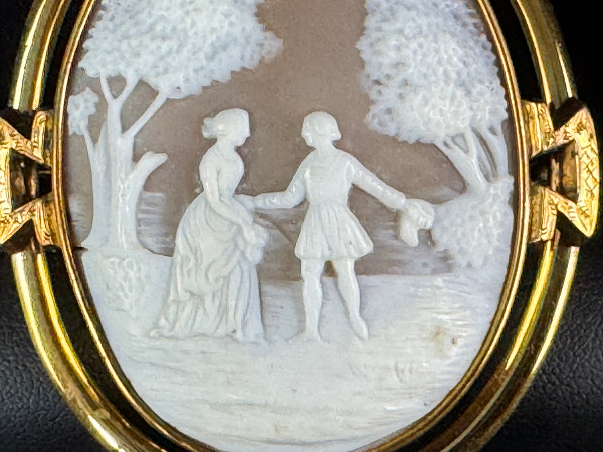 Biedermeier Muschelkamee ca. 1848 – Romantisches Liebespaar in einem Park