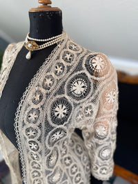 Antike Teneriffa-Spitzenjacke von 1911 – Feine Nadelspitzen-Medaillonarbeit