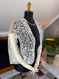 Jacke aus weißem besticktem Tüll, Edwardianisch, England, ca. 1906 – Dekoratives Überkleid
