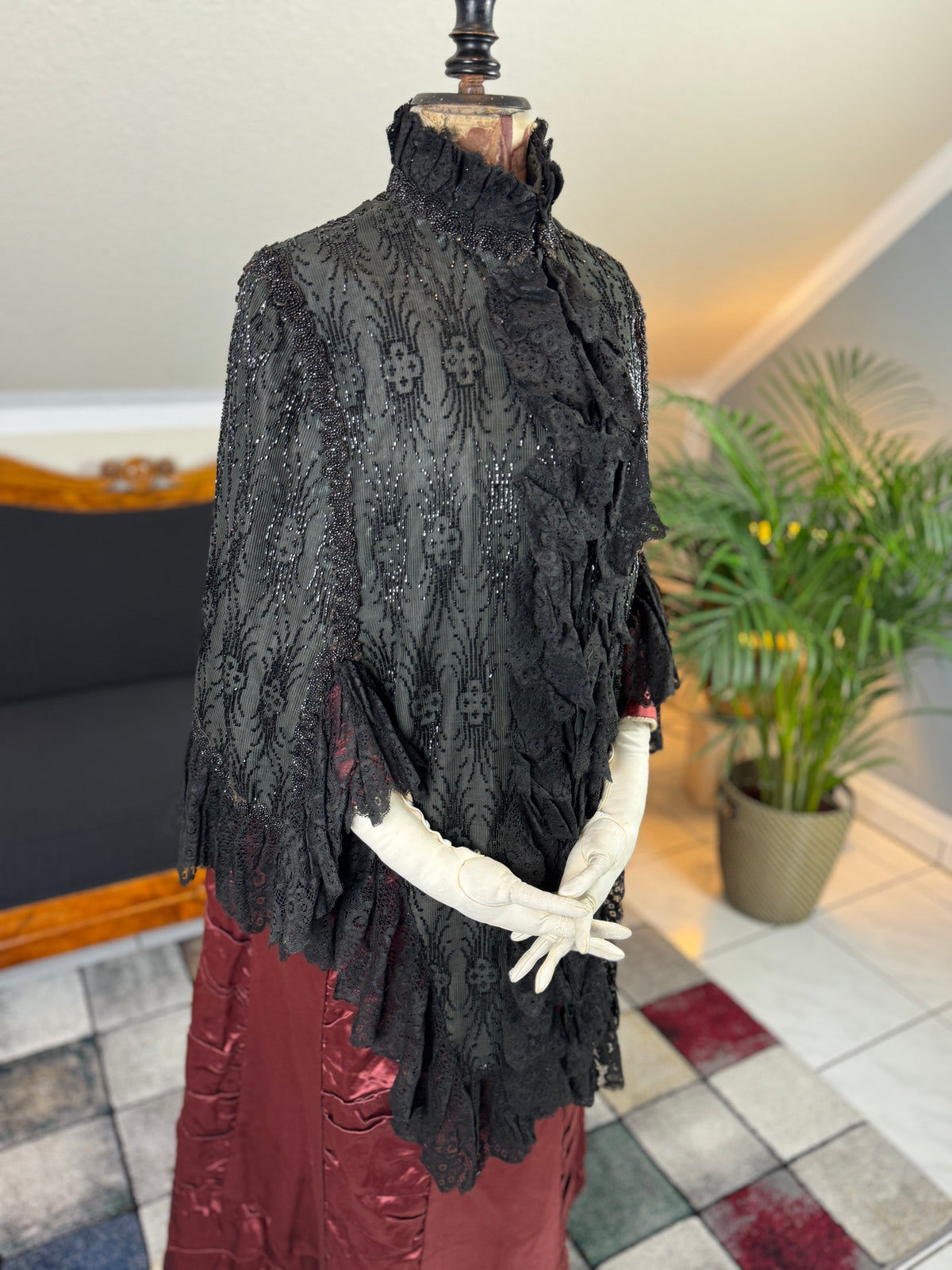 Antiker viktorianischer Dolman mit Perlenbesatz, ca. 1884