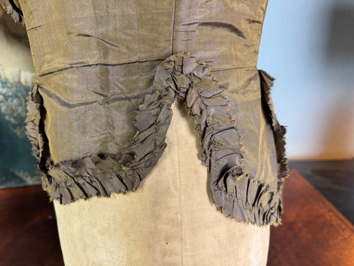 Rokoko-Mieder für ein junges Mädchen, Frankreich, um 1780 – Antikes handgenähtes Kleidungsstück aus dem 18. Jahrhundert
