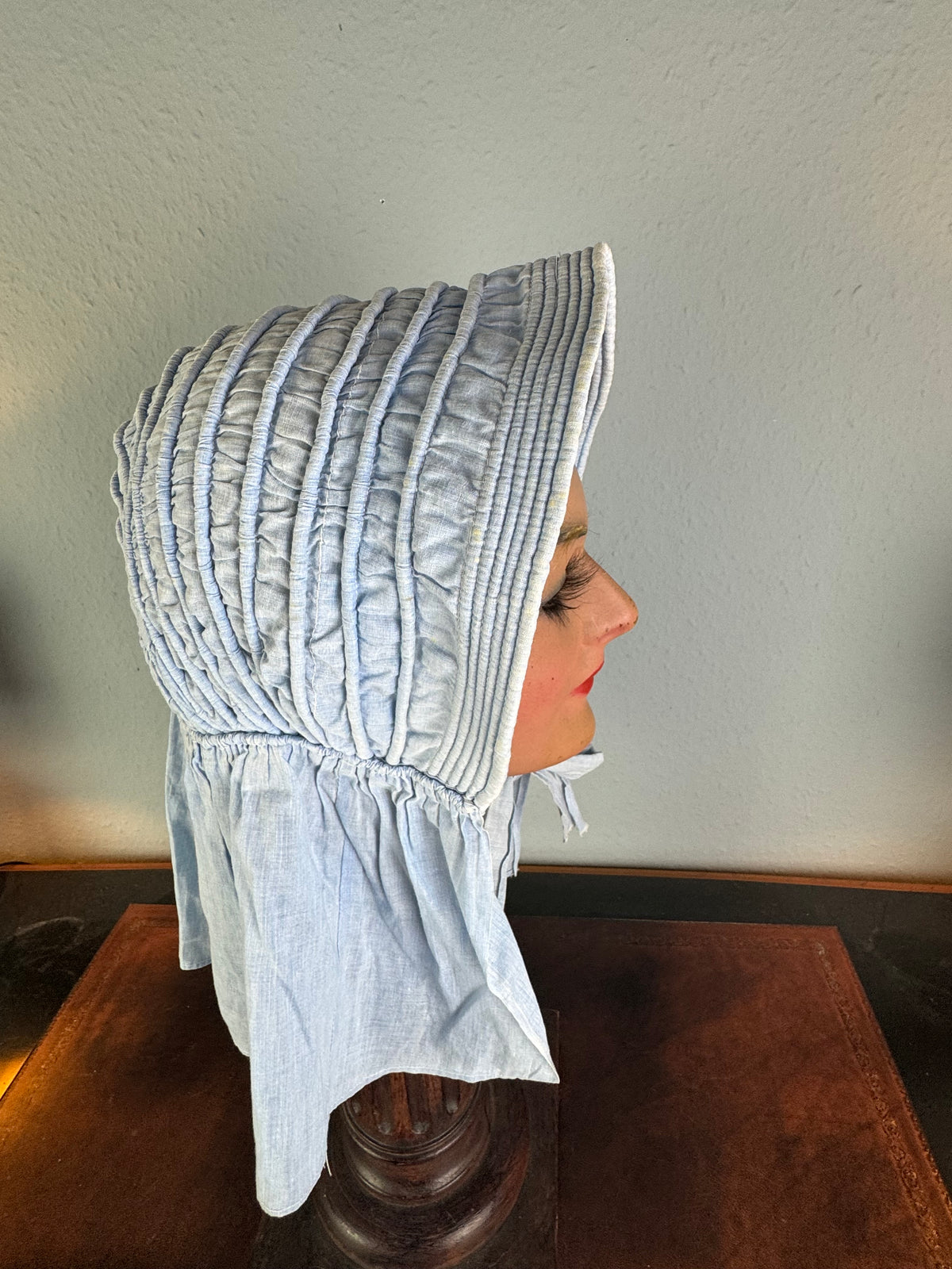 Antique cotton bonnet, late Victorian era, small quilted front shield